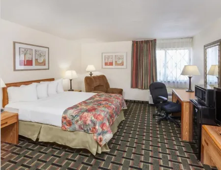 FairBridge Inn Express, Decatur Отели в г. Форсайт