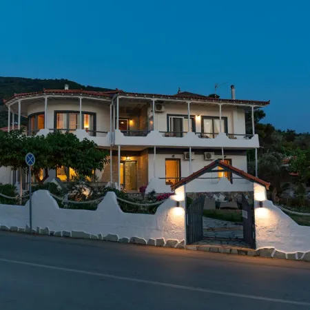 Karavos Sea View Apartments