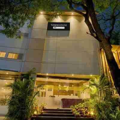 FabHotel Amour - Nr Mumbai International Airport Hotel Exterior