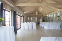 Ruslamere Hotel and Conference Centre - parkir