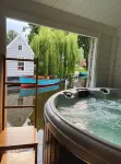 Inn on the Lake Hotel a Katwoude