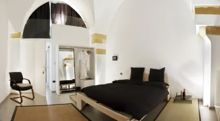 Zenthe Small Luxury B&B Отели рядом с достопримечательностью «Colonne Terminali della Via Appia»