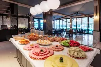 Hotel Pela - breakfast