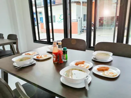 Uthaithani Resort Отели в г. Утай-Тани