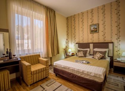 裡奈科布爾飯店