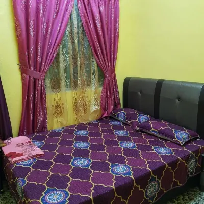 Homestay Che Kiah Hotels near Taman Rakyat Gambang, Kuantan Pahang