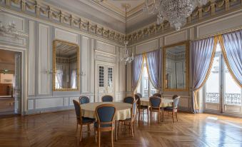 Logis Grand Hôtel des Bains