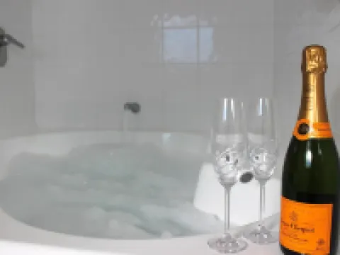 Orewa Beachcomber Hotels in Orewa