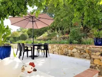 迷人民宿-帶安靜廚房|泳池 格拉斯住宿飯店