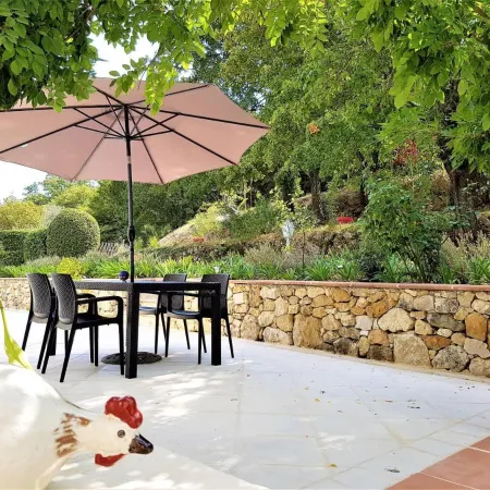 B&B with Charm, Quiet, Kitchen, sw Pool.