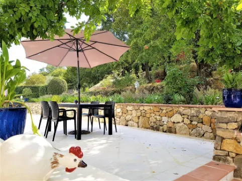 B&B with Charm, Quiet, Kitchen, sw Pool.