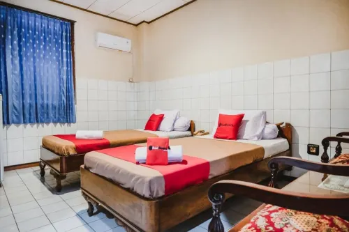 RedDoorz @ Ungaran Hotels in Bergas