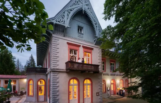 梅茲尼盧卡酒店