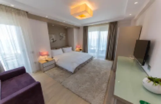 Demi Hotel - Bjergudsigt