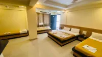 Hotel Sai Gurusthan