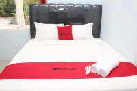 RedDoorz Syariah Near Suncity Mall Madiun Hotel a Madiun