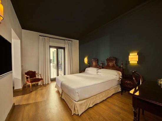 Hotel Born
