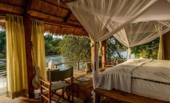 Sindabezi Island Camp
