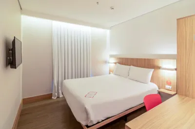 Hotel Moov Porto Alegre Hotel dekat Bandara Internasional Salgado Filho