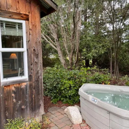 Lopez Farm Cottages & Tent Camping