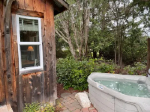 Lopez Farm Cottages & Tent Camping