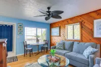 Waterfront Cedar Key Duplex Home: Grill & Dock! Các khách sạn gần Cemetery Point Park