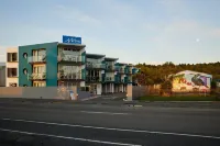 Kaikoura Luxury Apartments - Formerly Waves Luxury Apartments - parking