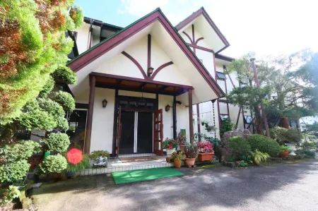 Lake Oshino Отели рядом с достопримечательностью «Fuji Yusui no Sato Aquarium»