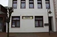 KAJÜTE Hotels in Brake