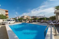 Apartments & Rooms Danivan Pool Villas Hotels in Šimuni