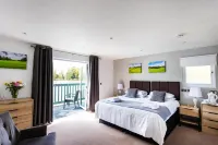 The Vale Golf & Country Club Hotels in Wychavon District