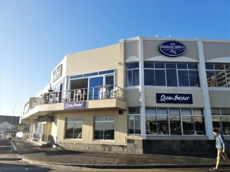 Dolphin Inn Blouberg Отели рядом с достопримечательностью «Bloubergstrand Beach»