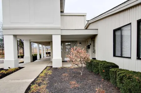 Suburban Studios Mentor - Cleveland Northeast Отели в г. Ментор-он--Лейк
