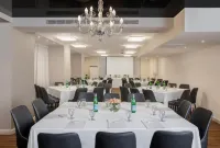 Island Luxurious Suites Hotel