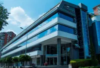 Queen's Hotel - Zebra Centre Các khách sạn ở Skopje