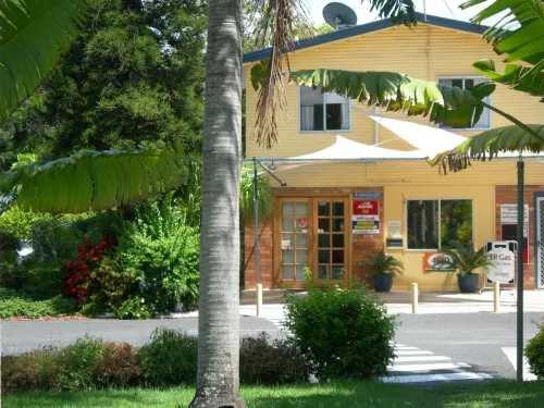 Riverside Tourist Park Hotels in Berserker