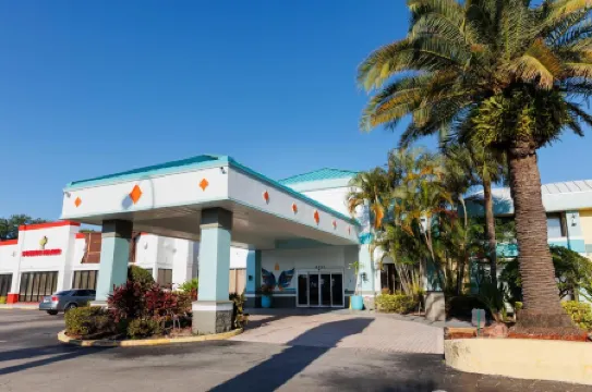 Garnet Inn & Suites, Orlando