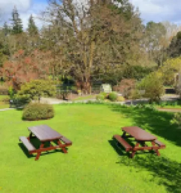 Blessingbourne Cottages & Apartments Hotel di 