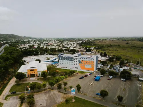 Costa Bahia Hotel, Convention Center and Casino Hotels in Coto