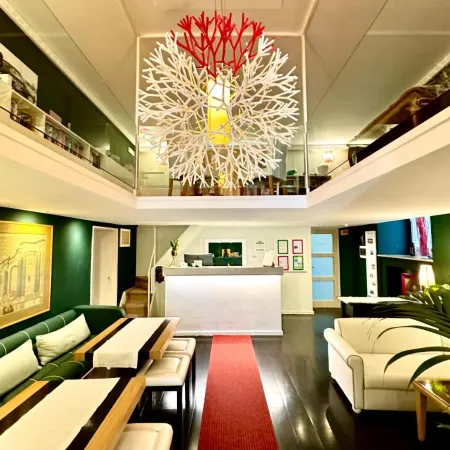 Sorrento Apartments Отели рядом с достопримечательностью «Пляж Леонеллис»