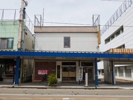 Hotel SIMIZU Отели рядом со станцией JR Tokamachi station