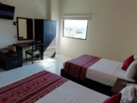 Hotel Madrid โรงแรมในตุกซ์ตลากูเตียร์เรซ