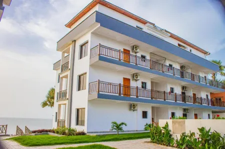 Majula Boutique Hotel Отели в г. Bakau