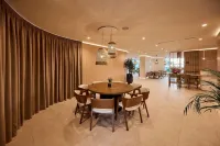 Alezzi Infinity Aparthotel & Spa