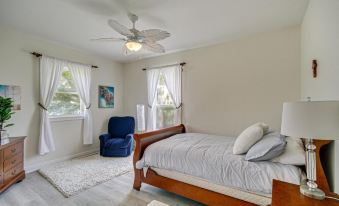 Waveland Vacation Rental - Walk to the Beach!