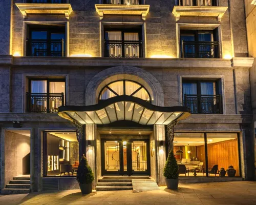 ليفني إسطانبول هوتل هاندوريتين كوليكشن Hotels near رصيف ميناء الحريم