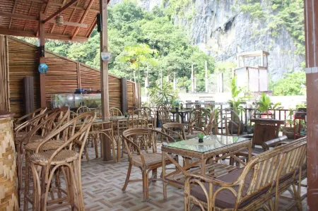 Just Inn Отели рядом с достопримечательностью «Остров Минилок»