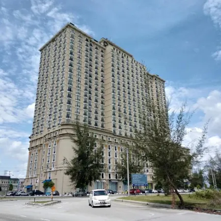 Champs Elysees King Studio + Corner Sunset View Отели в г. Кампар