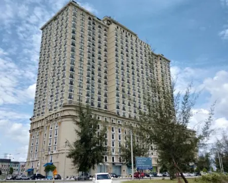 Champs Elysees King Studio + Corner Sunset View Hotels in Kampar