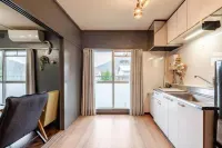 "Route 99" Balinese style room, free Swith&Netflex unit 203 - Apartments